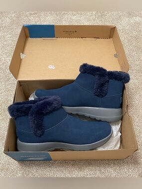 Sketchers On-The-Go Joy Navy Grey Cozy Vibe Boots Booties Faux Fur Lining Blue